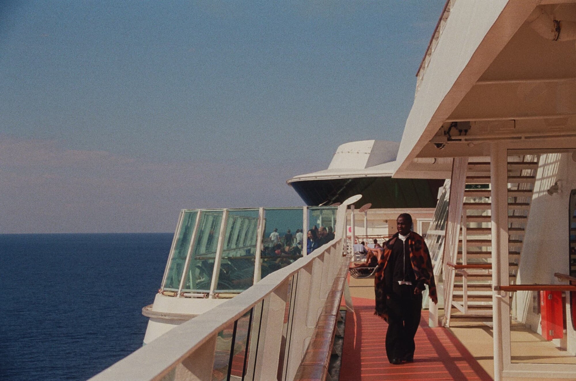 IMG. 04 — Promenade deck
