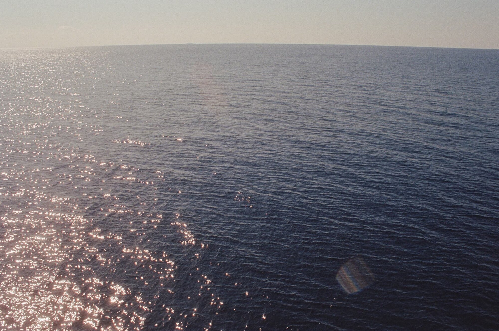 IMG. 06 — Open water, glitter