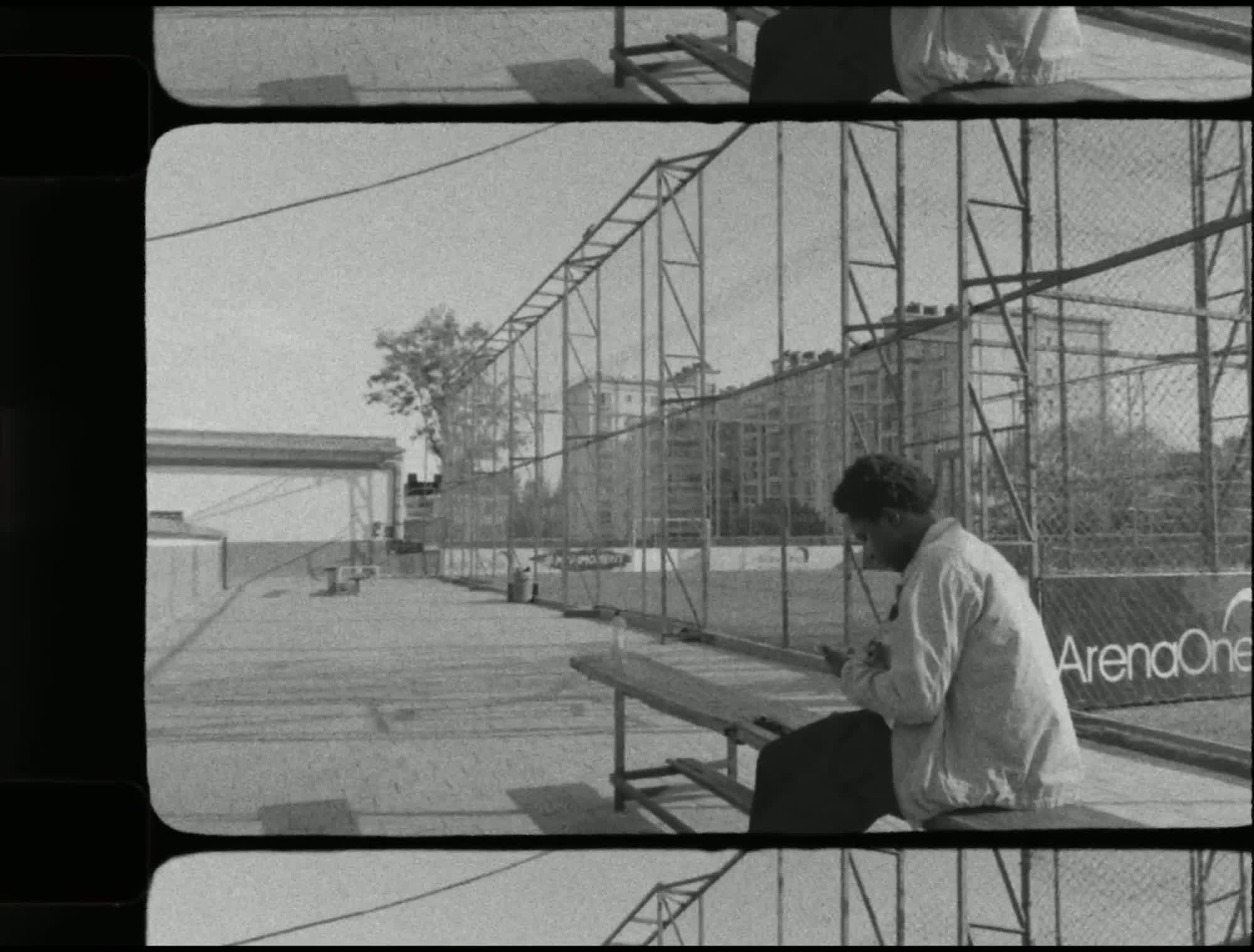 FR. 003 — Empty courts