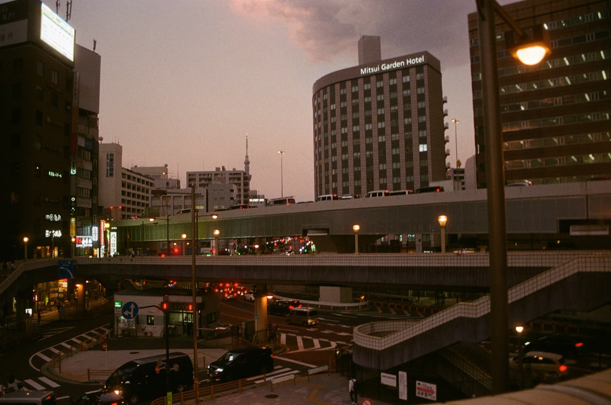 IMG. 04 — Overpass
